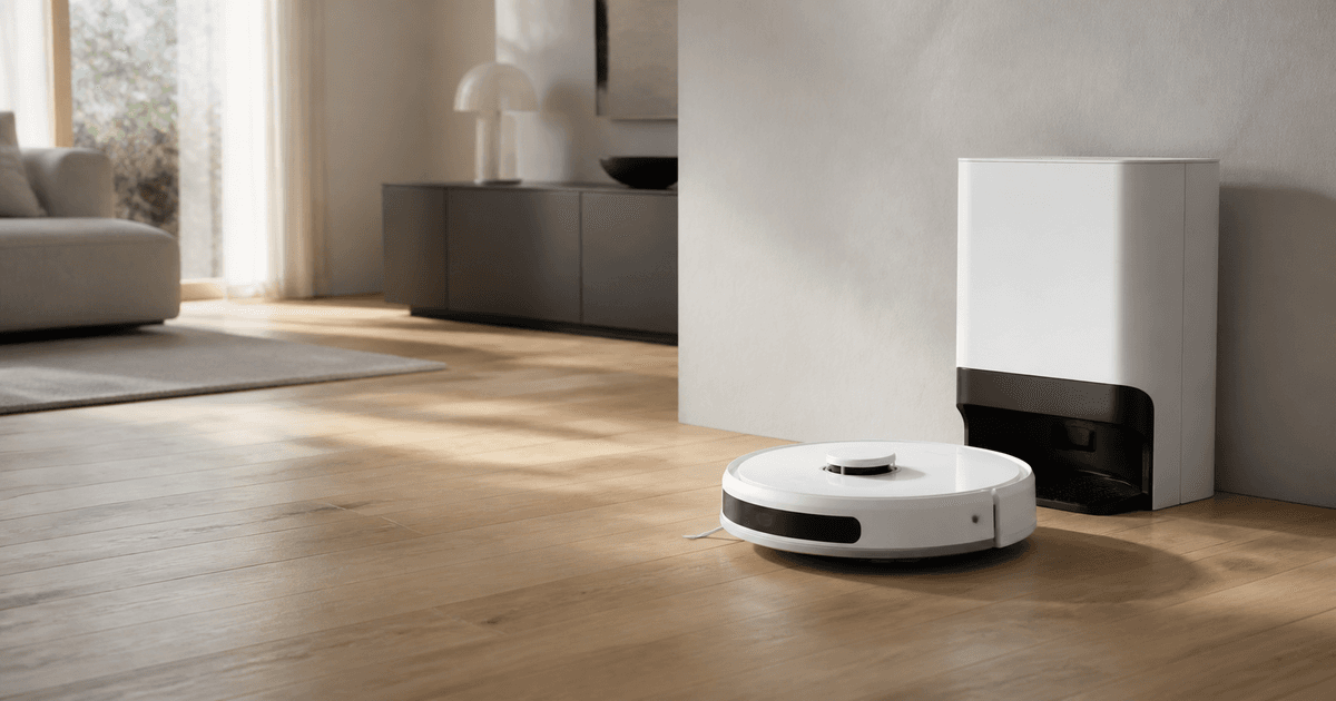 Robot vacuum campaign product photo prompt guide cover